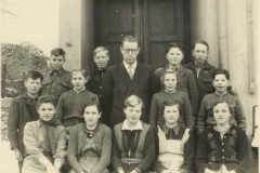 01_03 Herr Onnebrink m. Schulentlassung-Klasse1941-42